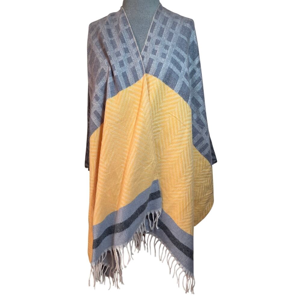 Open Front Poncho One Size New with Tag